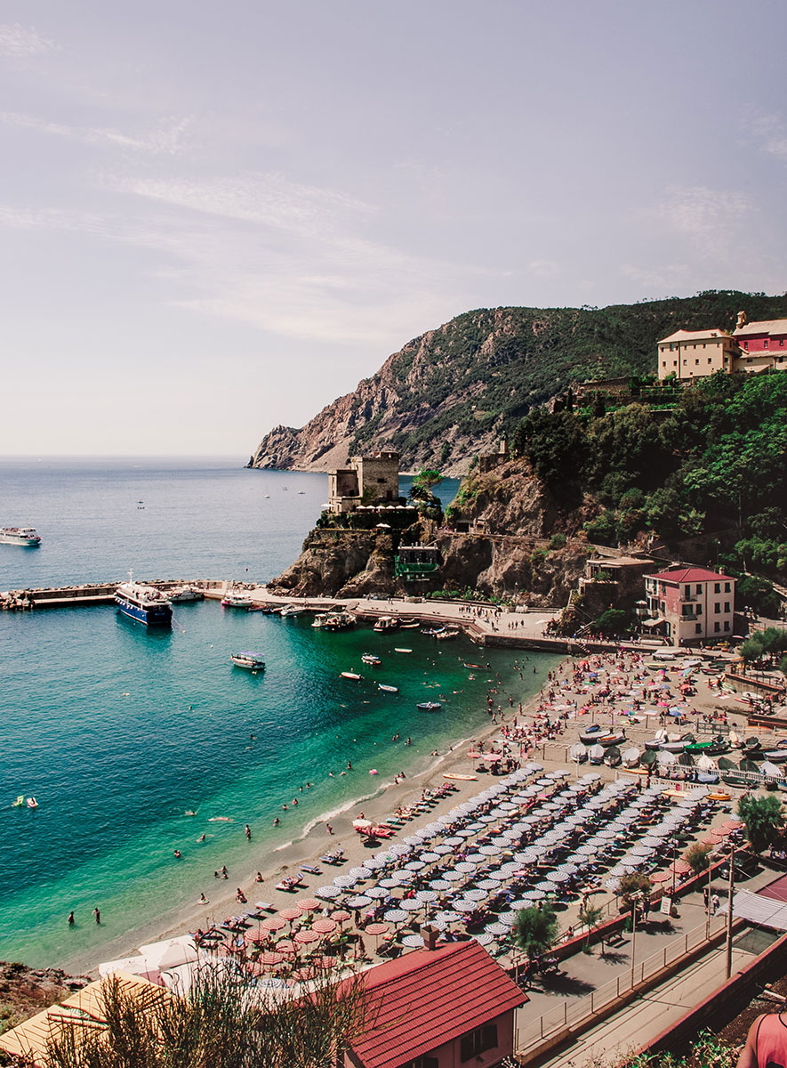 Monterosso coast filled with tourists
